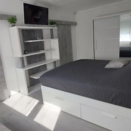 Apartment Virag-lak